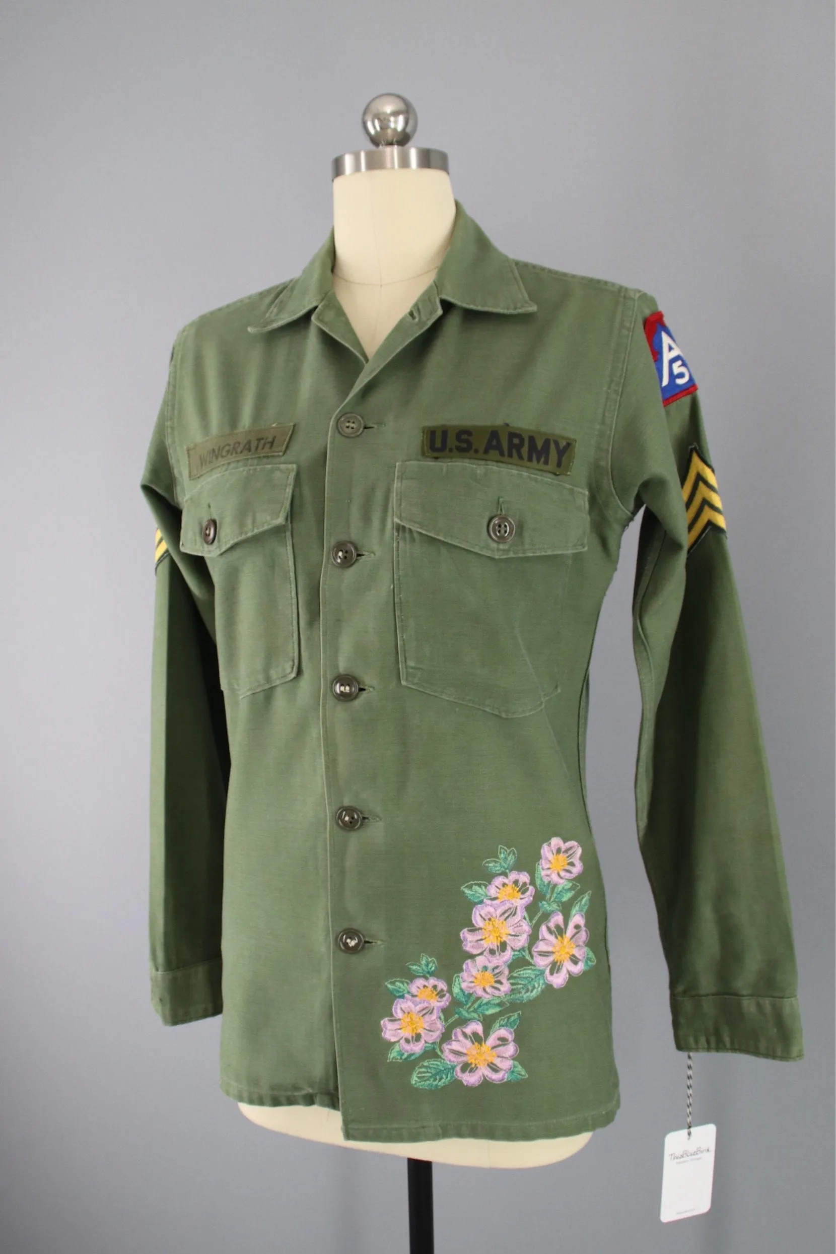 1960s US Army Vintage Embroidered Camo Shirt / Floral Embroidery