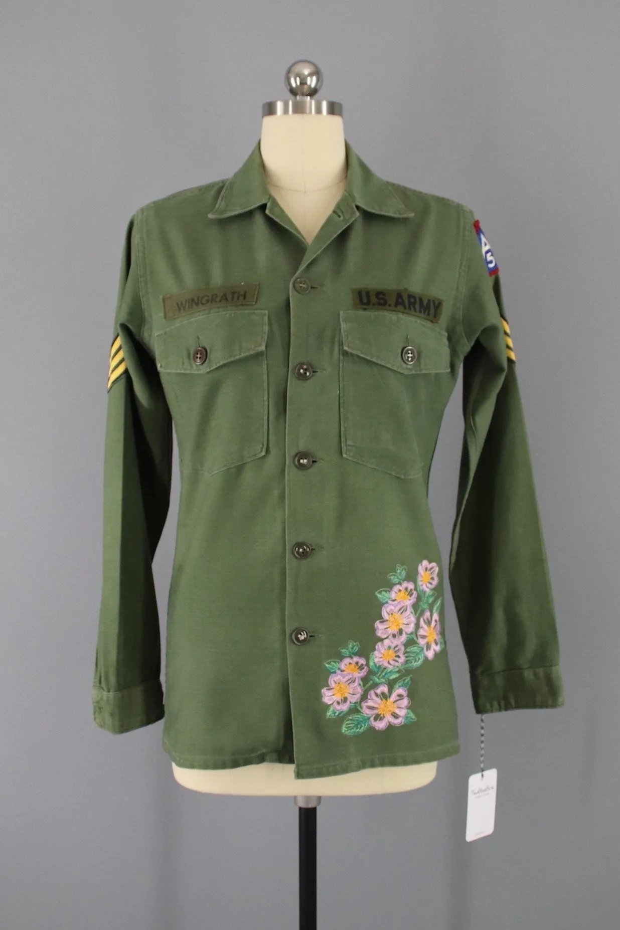 1960s US Army Vintage Embroidered Camo Shirt / Floral Embroidery