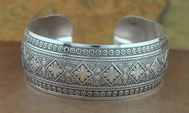 Bohemian Antalya bangles,antique Silver plated carve pattern Statement, Boho Coachella, Festival Turkish hand Jewelry, elephant