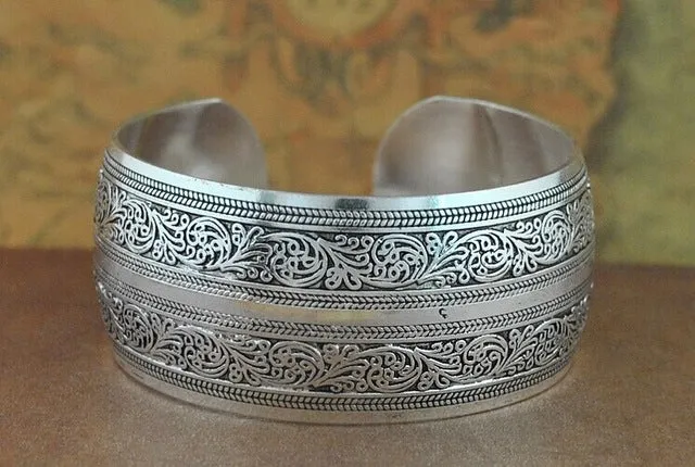 Bohemian Antalya bangles,antique Silver plated carve pattern Statement, Boho Coachella, Festival Turkish hand Jewelry, elephant