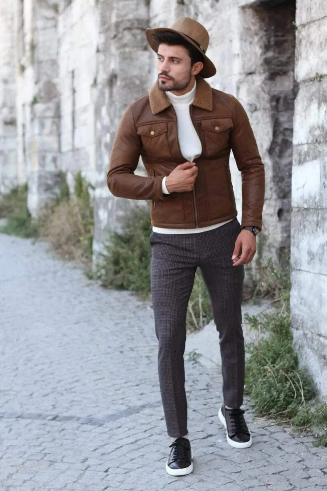 Men's Slim Fit Brown Leather Trucker Jacket with Fur Collar