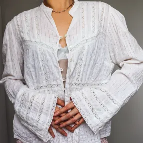 VINTAGE WHITE BOHO BOHEMIAN HIPPIE COTTON BRODERIE FLORAL LACE TRIM LONG SLEEVES JACKET TOP