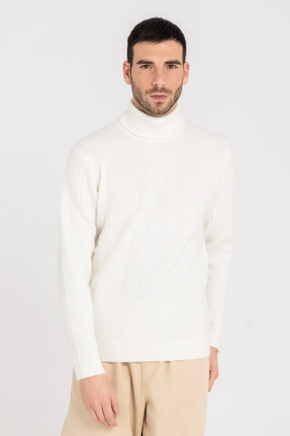 WIDE RIBS TURTLENECK SWEATER