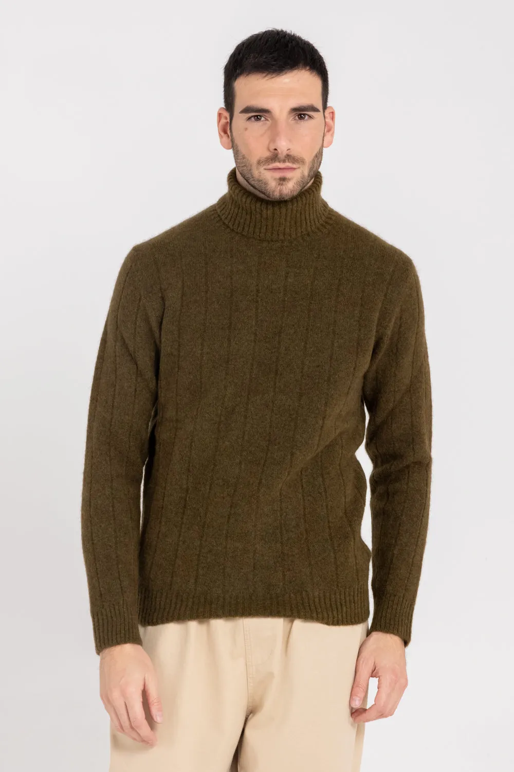 WIDE RIBS TURTLENECK SWEATER