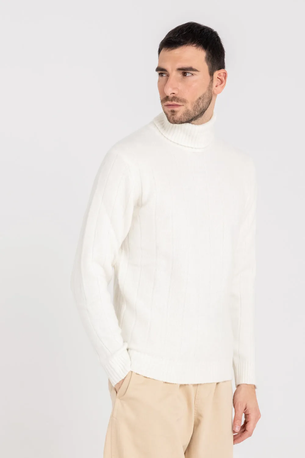 WIDE RIBS TURTLENECK SWEATER